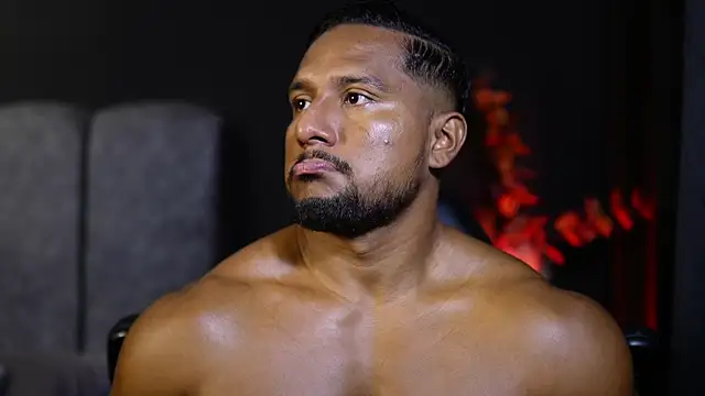 Snapshot of CallumMuscle chatting on 11-17-25, 10:54 CallumMuscle online show from 11-17-25, 10:54