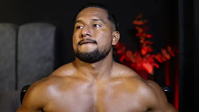 Snapshot of CallumMuscle chatting on 11-18-25, 12:42 CallumMuscle online show from 11-18-25, 12:42