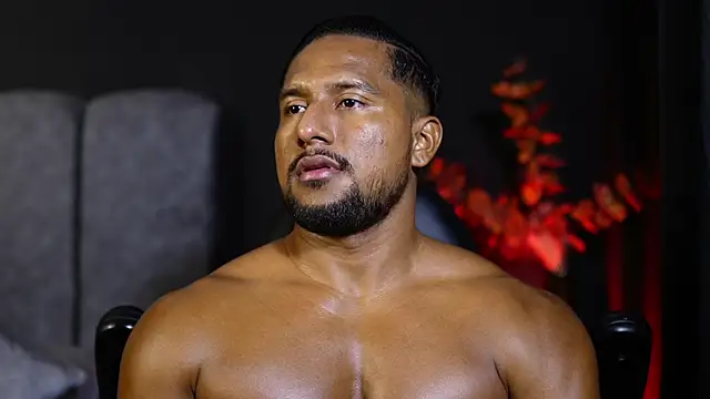 Snapshot of CallumMuscle chatting on 11-19-25, 12:43 CallumMuscle online show from 11-19-25, 12:43