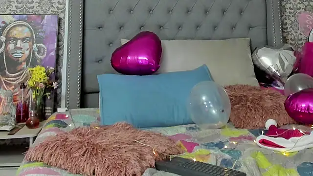 evafoxs online show from 12-10-24, 03:41