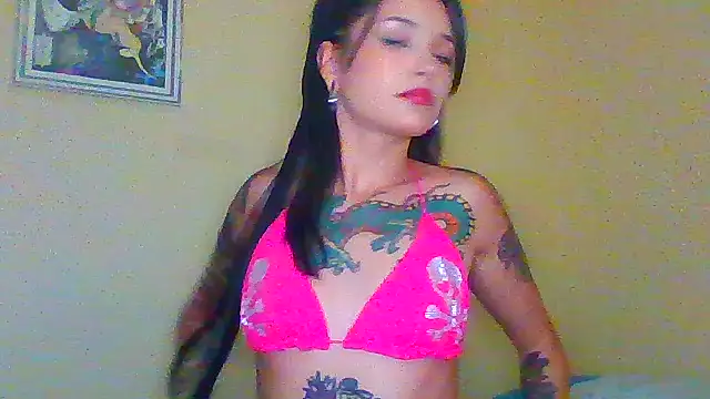 Snapshot of felinebitxx chatting on 02-02-25, 01:12 felinebitxx online show from 02-02-25, 01:12