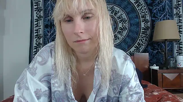 Snapshot of Cutikatxoxo chatting on 12-20-24, 02:08 Cutikatxoxo online show from 12-20-24, 02:08
