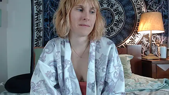 Snapshot of Cutikatxoxo chatting on 02-20-25, 02:40 Cutikatxoxo online show from 02-20-25, 02:40