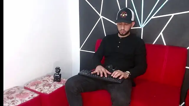 maxXximo777 online show from 01-17-25, 05:11