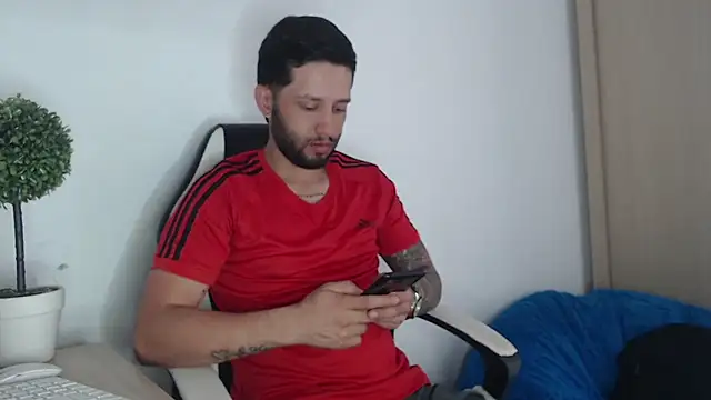 maxXximo777 online show from 02-18-25, 02:49