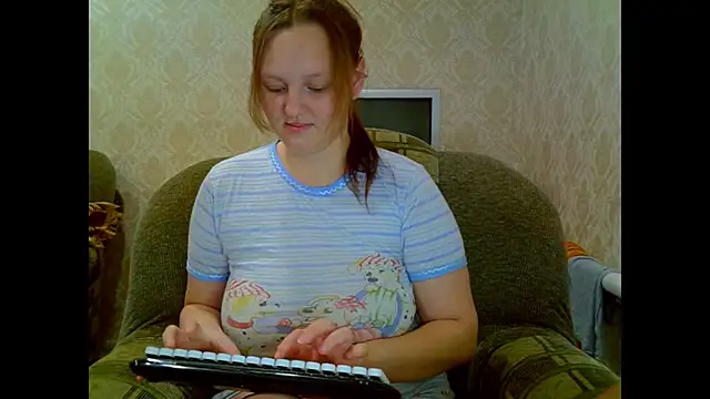 Snapshot of Aria__Dark chatting on 11-16-25, 09:42 Aria Dark online show from 11-16-25, 09:42