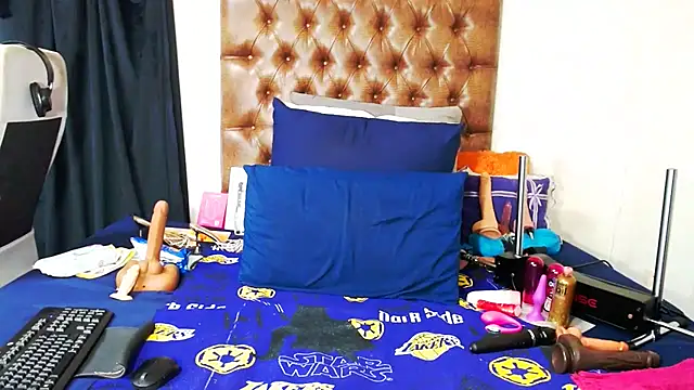 Hotxbums22 online show from 02-22-26, 07:45