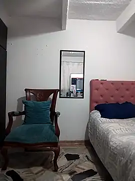 Snapshot of Venus-Wood chatting on 11-08-25, 03:12 Venus-Wood online show from 11-08-25, 03:12