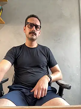 Superdad online show from 10-13-25, 01:44