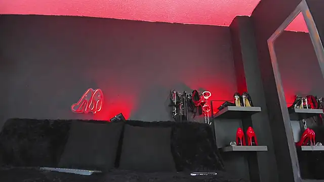 DelaneyStone online show from 12-14-25, 04:01