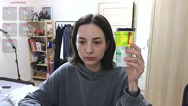 Snapshot of Space_X_Roxy_ chatting on 11-01-25, 06:21 Space X Roxy online show from 11-01-25, 06:21