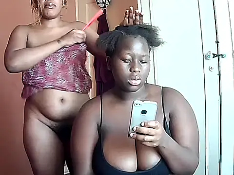 Snapshot of MelaninBear chatting on 12-29-24, 01:28 MelaninBear online show from 12-29-24, 01:28