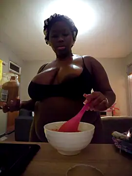 Snapshot of MelaninBear chatting on 03-17-25, 05:05 MelaninBear online show from 03-17-25, 05:05