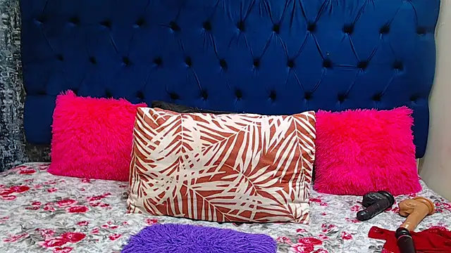 Snapshot of MelaninBear chatting on 10-01-25, 10:27 MelaninBear online show from 10-01-25, 10:27