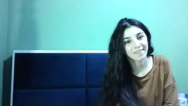 Snapshot of Ahotkittyxxx chatting on 12-18-24, 04:39 Ahotkittyxxx online show from 12-18-24, 04:39