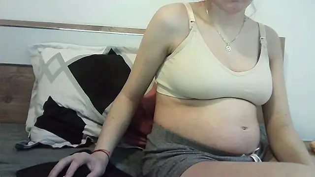 Snapshot of Ahotkittyxxx chatting on 10-26-25, 07:03 Ahotkittyxxx online show from 10-26-25, 07:03