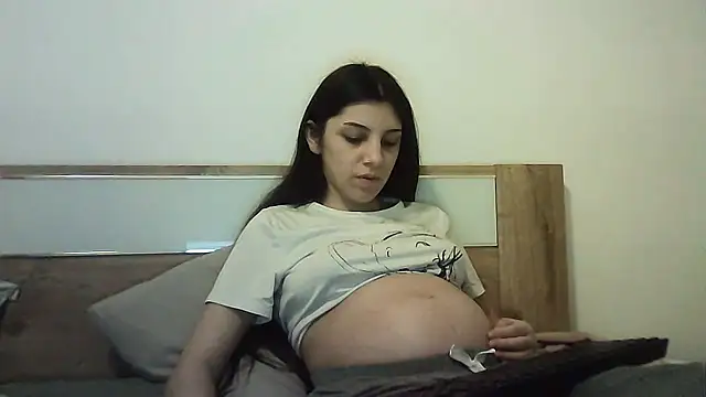 Snapshot of Ahotkittyxxx chatting on 11-05-25, 05:13 Ahotkittyxxx online show from 11-05-25, 05:13