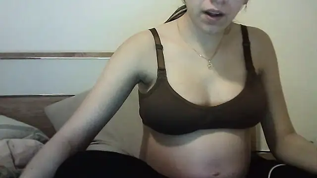 Snapshot of Ahotkittyxxx chatting on 11-15-25, 06:15 Ahotkittyxxx online show from 11-15-25, 06:15