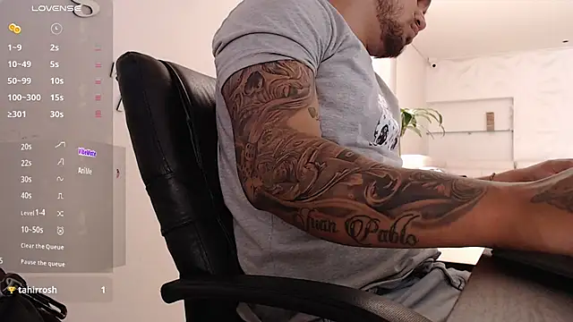 Aaron Hunter  online show from 03-15-25, 05:04