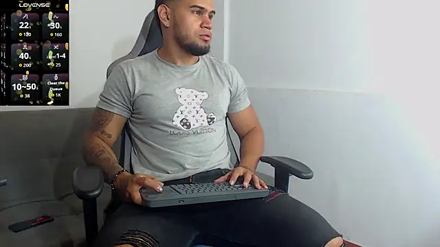 Aaron Hunter  online show from 09-27-25, 08:08