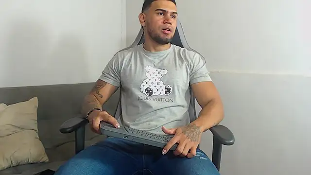 Aaron Hunter  online show from 10-07-25, 03:53