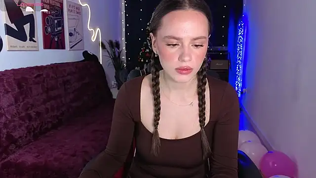 Emillias online show from 12-19-25, 07:59