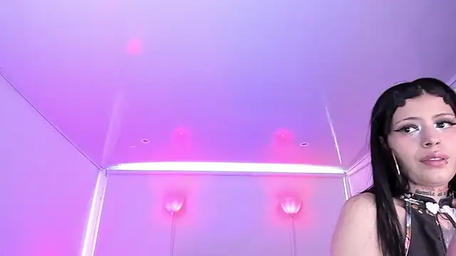 AuroraDiaz online show from 11-12-25, 07:35