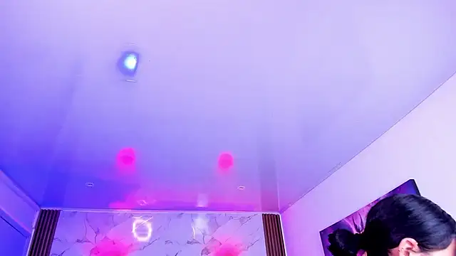 AuroraDiaz online show from 12-20-25, 07:21