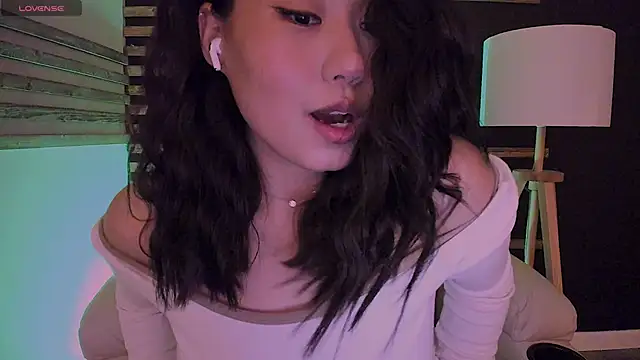 kimmy chi  online show from 02-05-25, 06:15