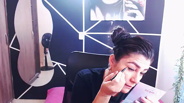 LUCY LI online show from 01-16-25, 01:04