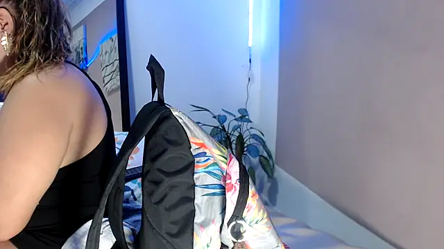 Snapshot of katy_hot37 chatting on 03-04-25, 06:18 katy hot37 online show from 03-04-25, 06:18