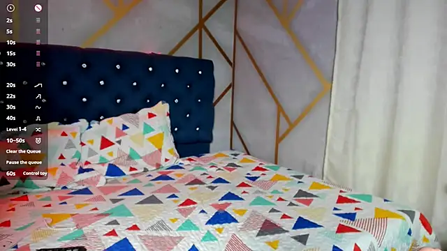 Snapshot of _18_laura chatting on 12-21-24, 07:45 18 laura online show from 12-21-24, 07:45