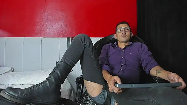 Snapshot of enzopratt chatting on 03-07-25, 10:24 enzopratt online show from 03-07-25, 10:24