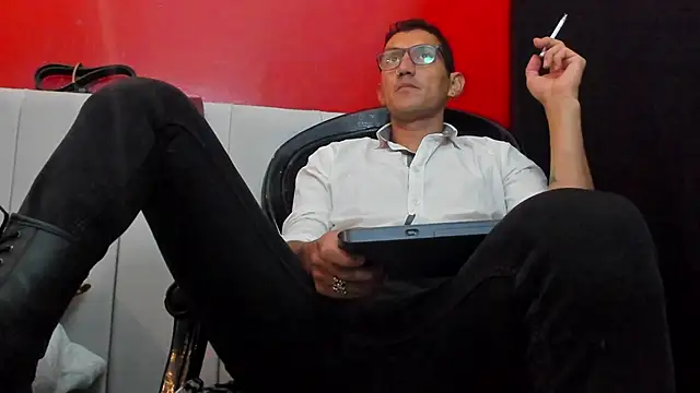 Snapshot of enzopratt chatting on 03-09-25, 03:32 enzopratt online show from 03-09-25, 03:32