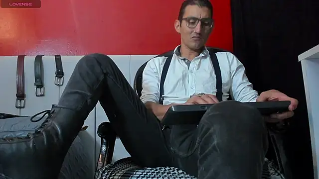 Snapshot of enzopratt chatting on 03-15-25, 03:29 enzopratt online show from 03-15-25, 03:29