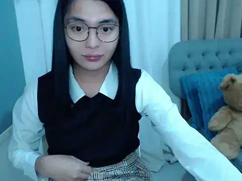 zhaviahale21 online show from 10-12-25, 03:33