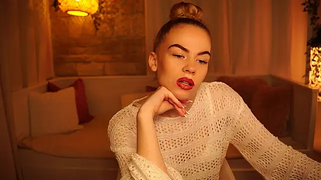 Snapshot of sn0w_barbie chatting on 02-05-25, 02:37 sn0w barbie online show from 02-05-25, 02:37