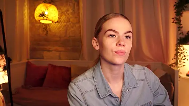 Snapshot of sn0w_barbie chatting on 09-30-25, 08:41 sn0w barbie online show from 09-30-25, 08:41