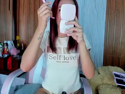 daphneandrade online show from 11-13-25, 03:22