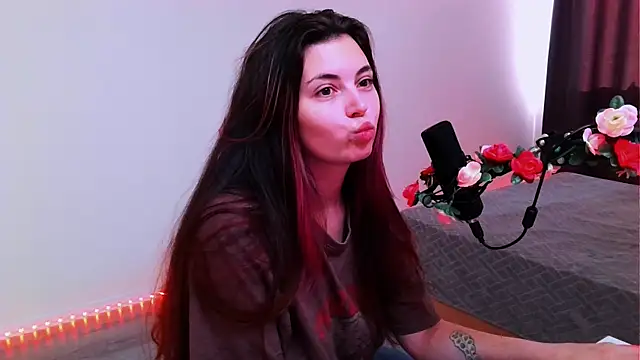 Snapshot of peaachybabe__ chatting on 09-12-25, 02:06 peaachybabe online show from 09-12-25, 02:06