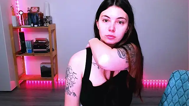 Snapshot of peaachybabe__ chatting on 10-19-25, 02:56 peaachybabe online show from 10-19-25, 02:56