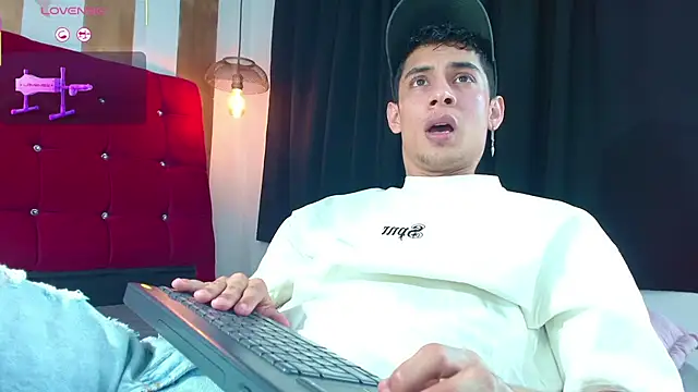 Oliver king sex online show from 11-19-25, 03:45