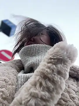 Snapshot of Holly_Molii chatting on 01-25-25, 04:23 Holly Molii online show from 01-25-25, 04:23