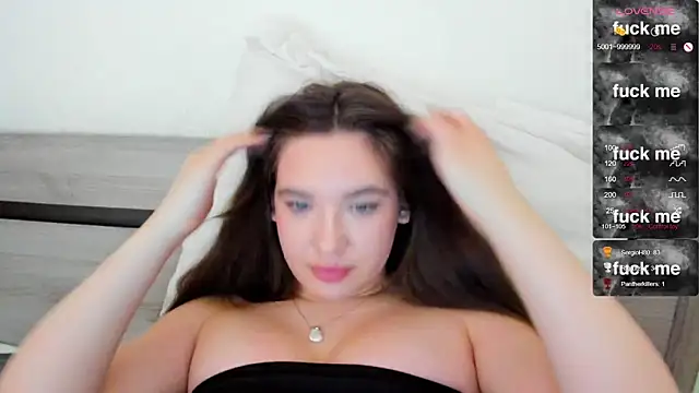 Snapshot of Holly_Molii chatting on 02-26-25, 06:26 Holly Molii online show from 02-26-25, 06:26