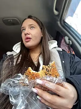 Snapshot of Holly_Molii chatting on 03-06-25, 09:25 Holly Molii online show from 03-06-25, 09:25