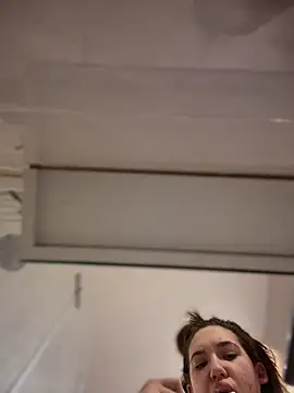 Snapshot of Holly_Molii chatting on 03-16-25, 05:36 Holly Molii online show from 03-16-25, 05:36