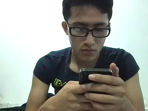 Snapshot of Akaerizz chatting on 12-14-25, 06:19 Akaerizz online show from 12-14-25, 06:19