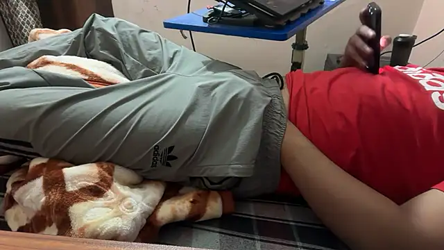 Snapshot of sexyboy09 chatting on 10-25-25, 06:43 sexyboy09 online show from 10-25-25, 06:43