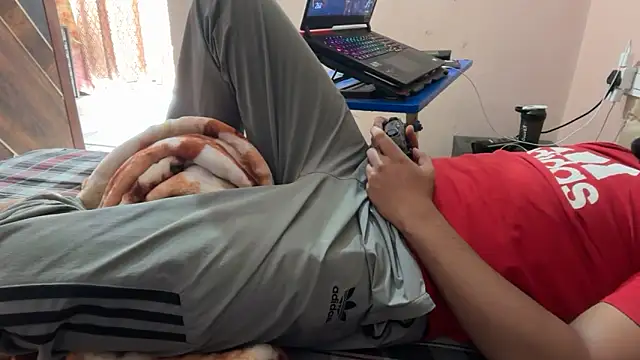 Snapshot of sexyboy09 chatting on 10-27-25, 09:35 sexyboy09 online show from 10-27-25, 09:35