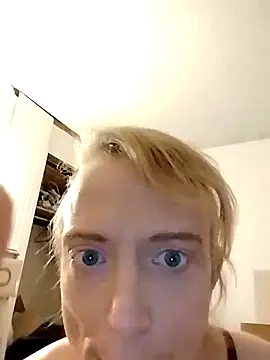 Snapshot of kdogg1976 chatting on 02-07-25, 03:34 kdogg1976 online show from 02-07-25, 03:34